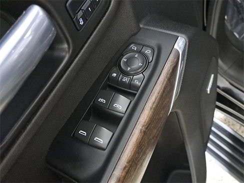 Used 2022 GMC Sierra 2500 Denali w/ Denali Black Diamond Edition image 23