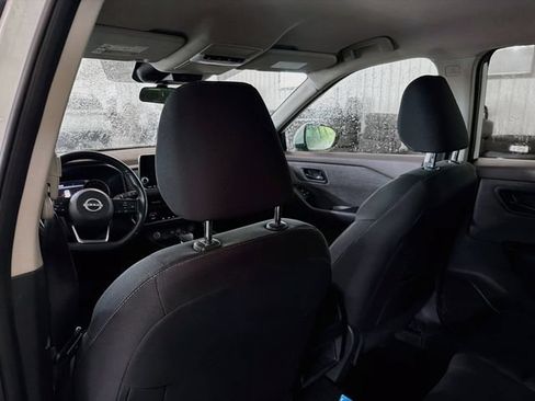 Used 2023 Nissan Rogue S AWD/4WD image 9