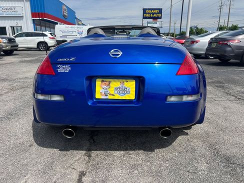 Used 2006 Nissan 350Z Touring RWD image 12