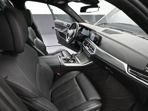 Used 2022 BMW X5 xDrive40i AWD/4WD image 53