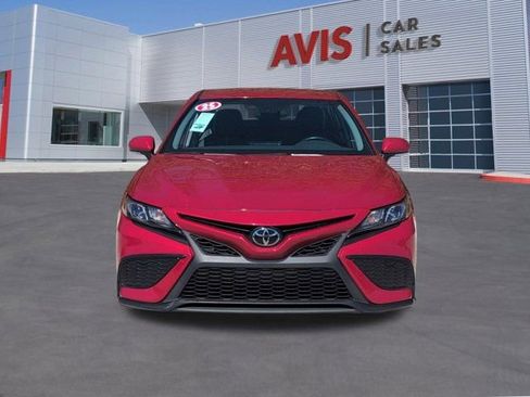 Used 2024 Toyota Camry SE image 2