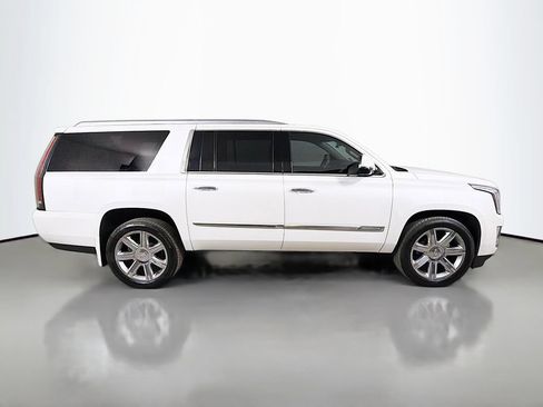 Used 2017 Cadillac Escalade ESV Premium Luxury AWD/4WD image 5