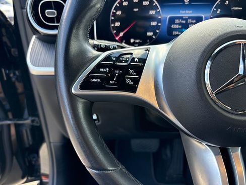 Used 2024 Mercedes-Benz GLC 300 4MATIC image 17