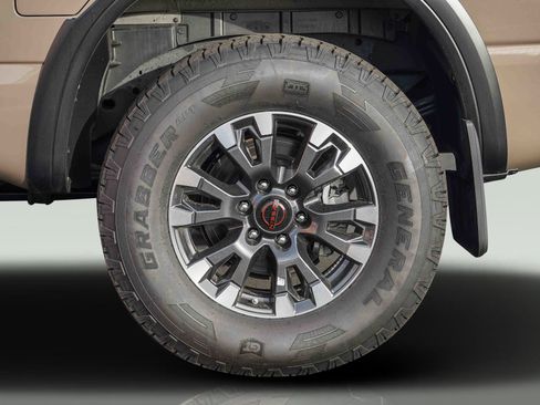 Used 2024 Nissan Titan PRO-4X w/ Pro-4x Utility Package image 18