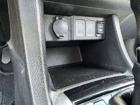 Used 2017 Toyota Corolla LE FWD image 18