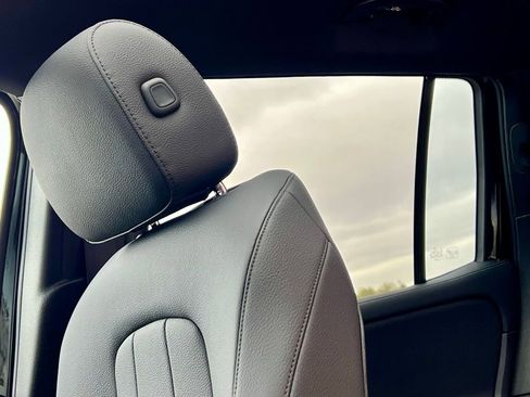 Certified 2026 Mercedes-Benz GLB 250 4MATIC image 27