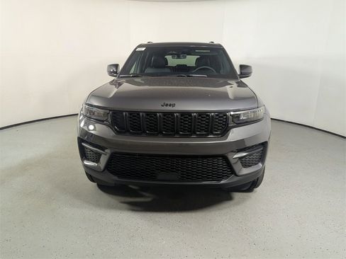 New 2025 Jeep Grand Cherokee Altitude image 2