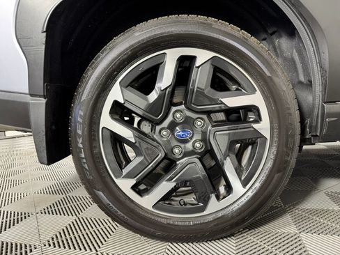 Used 2025 Subaru Forester Limited AWD/4WD image 49