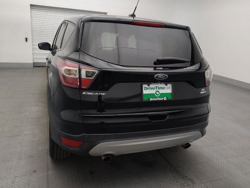 Used 2017 Ford Escape SE image 6