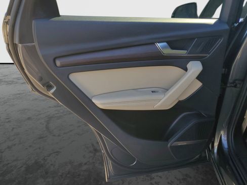 Used 2022 Audi Q5 2.0T Premium Plus w/ Premium Plus Package image 17