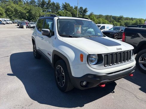 Used 2016 Jeep Renegade Trailhawk w/ Premium Trailhawk Package AWD/4WD image 1