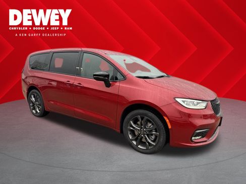 New 2026 Chrysler Pacifica Select image 1