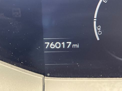 Certified 2023 Toyota Prius LE FWD image 28