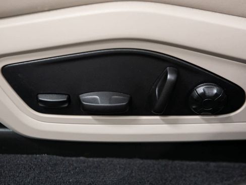 Certified 2025 Porsche Taycan image 17