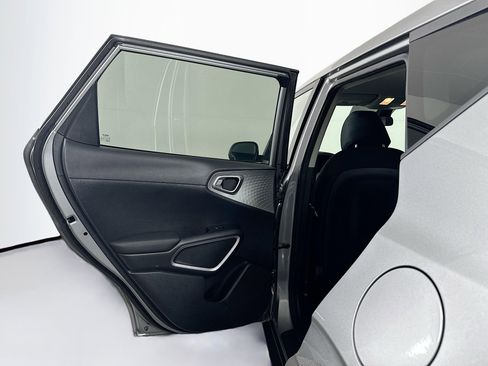 Used 2023 Kia Soul LX image 25