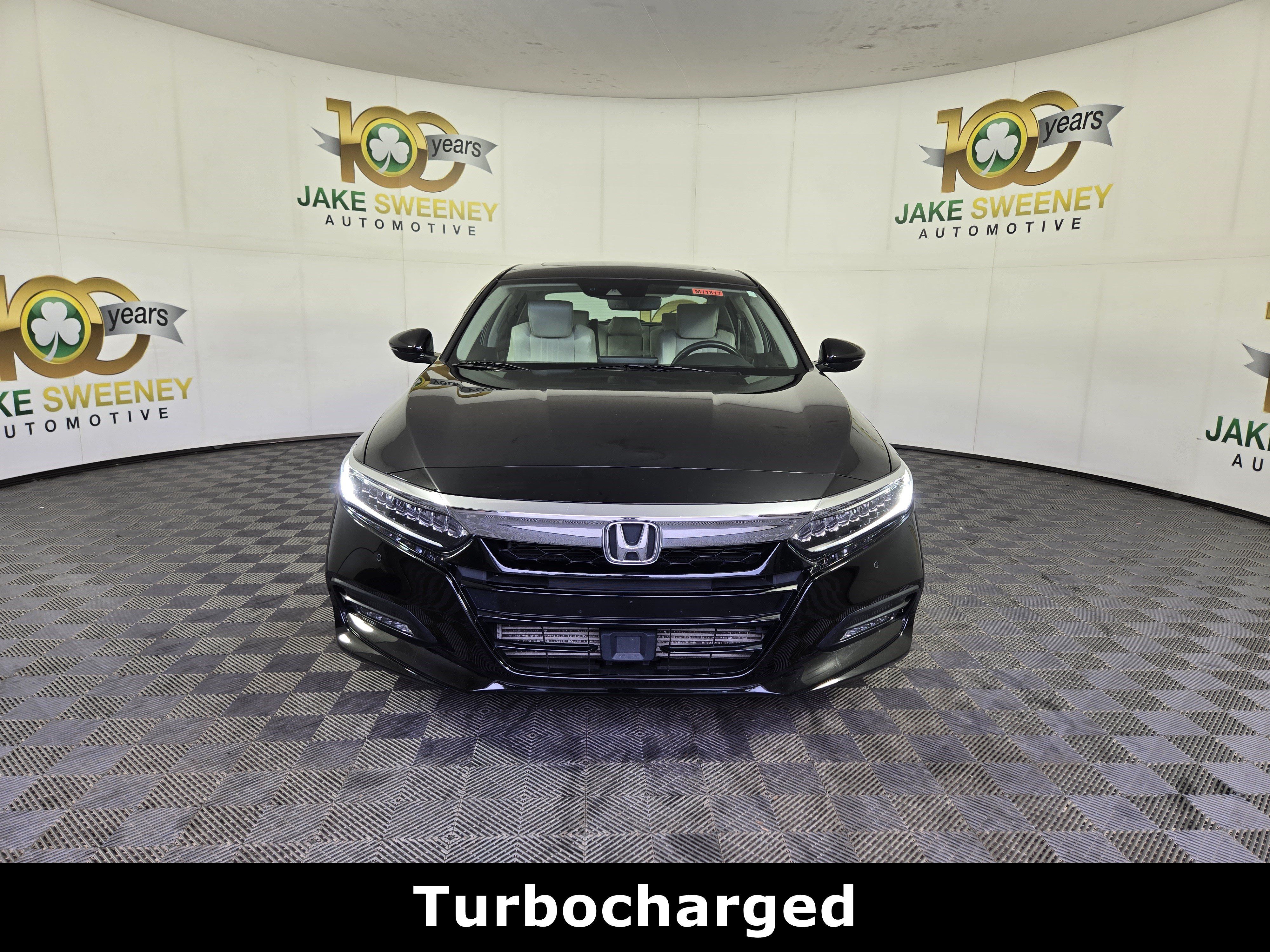 Used 2018 Honda Accord Touring image 3