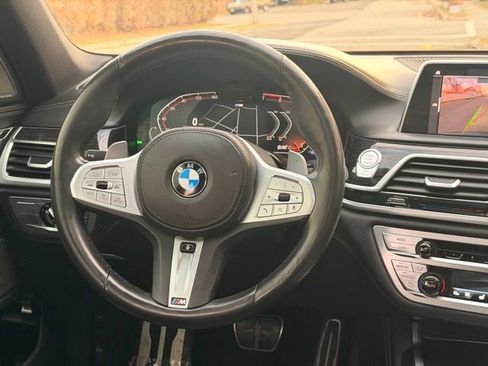 Used 2021 BMW 750i xDrive w/ Executive Package image 37