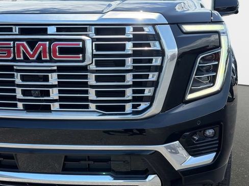 New 2026 GMC Yukon XL Denali w/ Denali Reserve Package AWD/4WD image 9