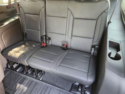 Used 2026 Chevrolet Suburban Z71 w/ Comfort Package image 33