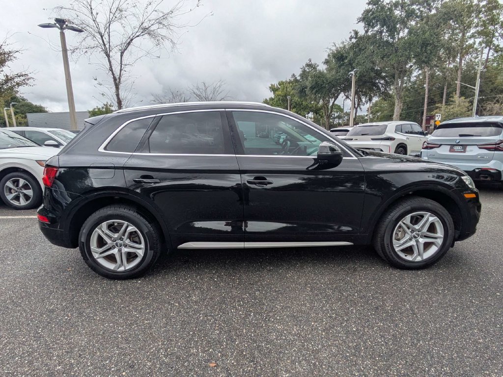 Used 2019 Audi Q5 2.0T Premium w/ Convenience Package AWD/4WD image 2