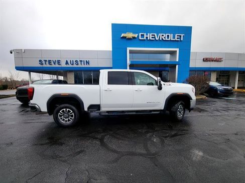 Used 2022 GMC Sierra 2500 SLE w/ SLE Value Package; image 4