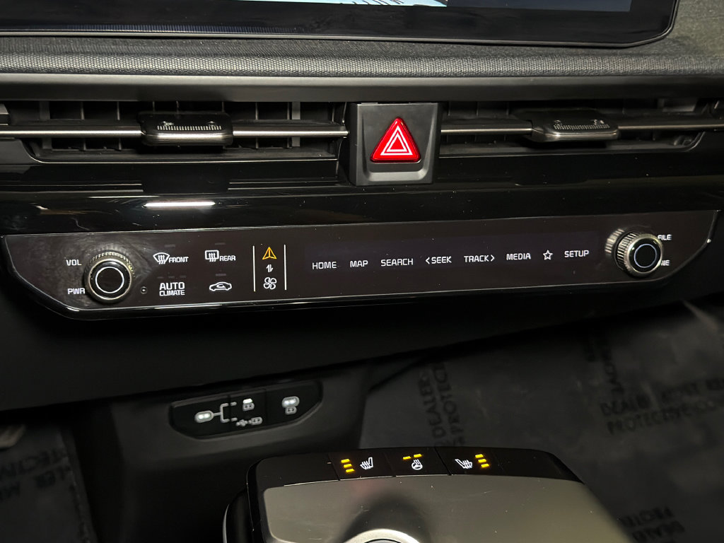 Certified 2025 Kia EV6 Light AWD/4WD image 29