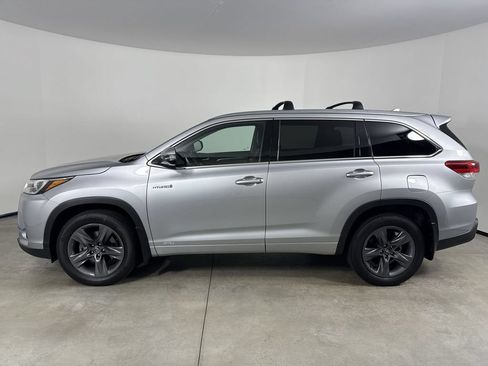 Used 2018 Toyota Highlander Limited Platinum AWD/4WD image 2