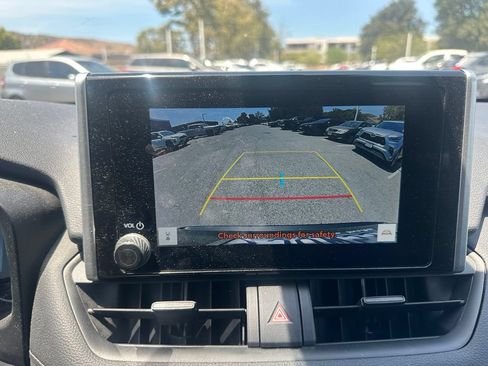 Used 2024 Toyota RAV4 XLE w/ Convenience Package FWD image 13