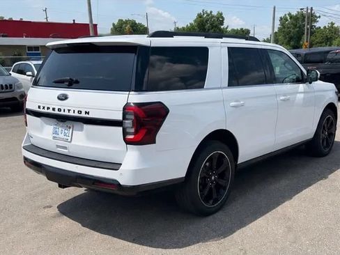 Used 2023 Ford Expedition Limited AWD/4WD image 5