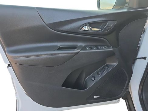 Used 2021 Chevrolet Equinox Premier AWD/4WD image 11