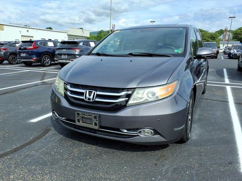 Used 2014 Honda Odyssey Touring image 4