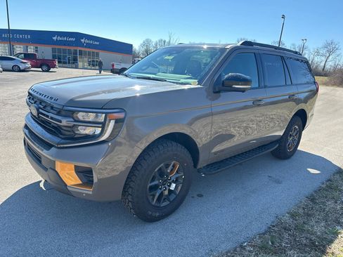 New 2026 Ford Expedition Tremor image 5