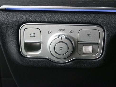 Certified 2025 Mercedes-Benz GLE 350 4MATIC image 9