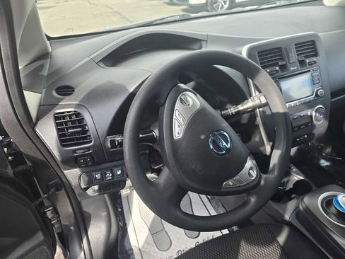 Used 2017 Nissan Leaf S image 29