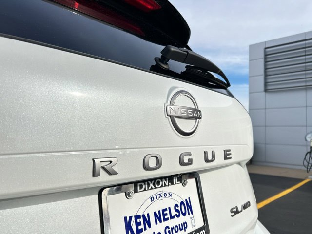 Used 2025 Nissan Rogue SL w/ Tech Package AWD/4WD image 5