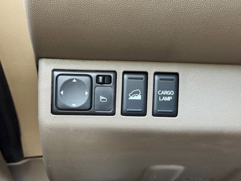 Used 2017 Nissan Frontier SV w/ SV Value Truck Package AWD/4WD image 16
