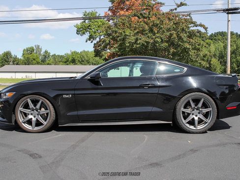 Used 2017 Ford Mustang GT image 3