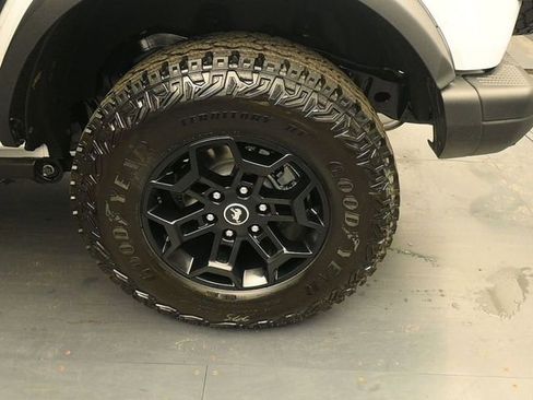 New 2026 Ford Bronco Badlands image 9