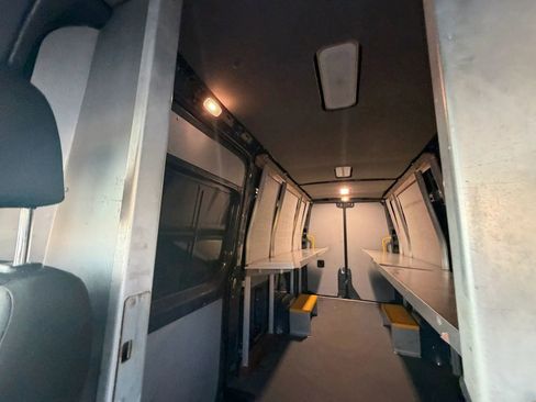 Used 2019 Mercedes-Benz Sprinter 170 image 31