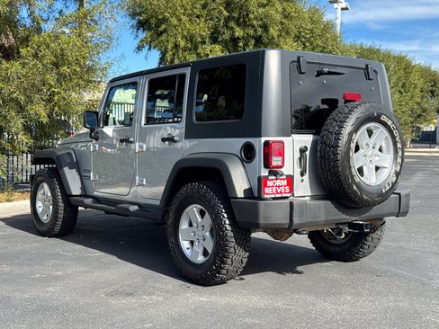 Used 2010 Jeep Wrangler Unlimited Sport image 12