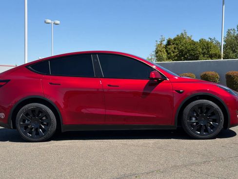 Used 2024 Tesla Model Y Long Range AWD/4WD image 6