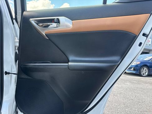 Used 2017 Lexus CT 200h w/ Accessory Package 2 FWD image 28