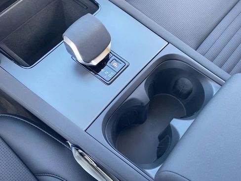 New 2025 Land Rover Discovery Sport S image 9