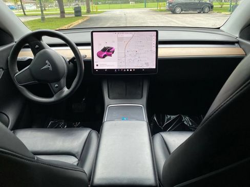 Used 2022 Tesla Model Y Long Range AWD/4WD image 22