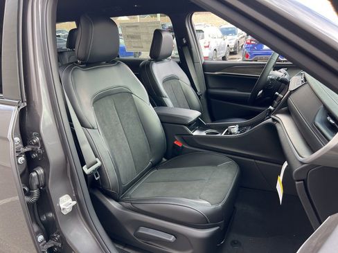 New 2026 Jeep Grand Cherokee L Laredo image 22