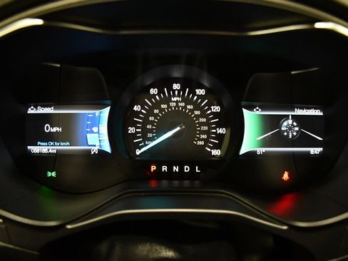 Used 2020 Ford Fusion SE image 12