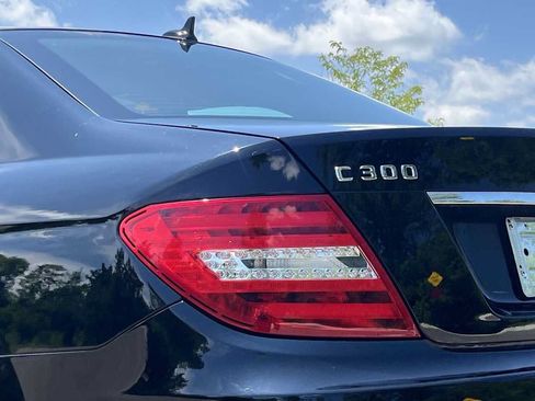Used 2013 Mercedes-Benz C 300 4MATIC Sedan image 17