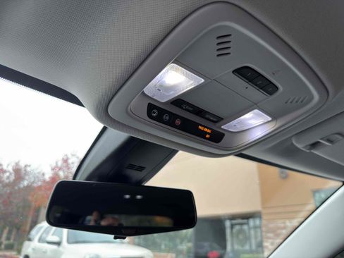 Used 2019 Chevrolet Traverse LT w/ LT Premium Package image 47