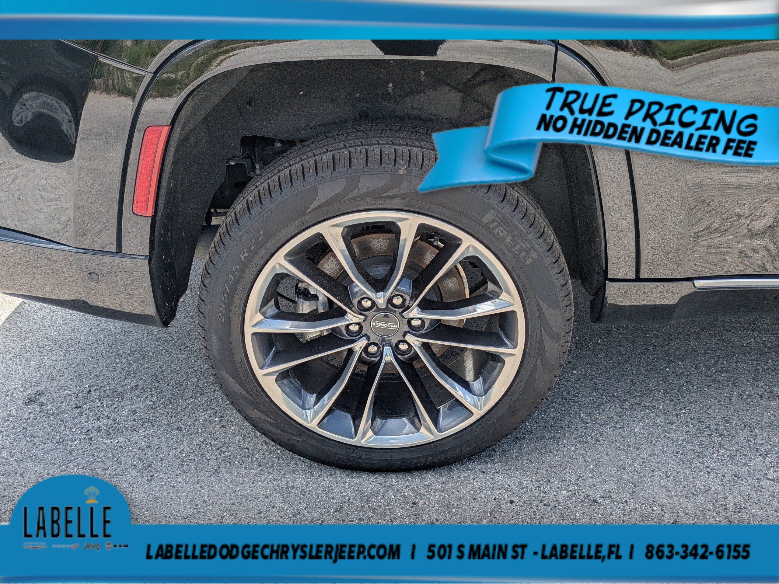 Used 2024 Jeep Wagoneer Series III w/ Premium Group I AWD/4WD image 11