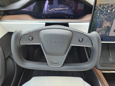 Used 2022 Tesla Model S image 27